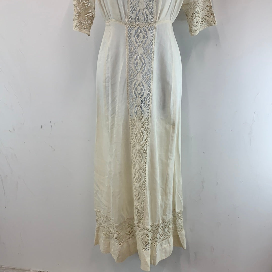 lace up back of dress Junie Applique Mesh Floor Length Dress main image 1