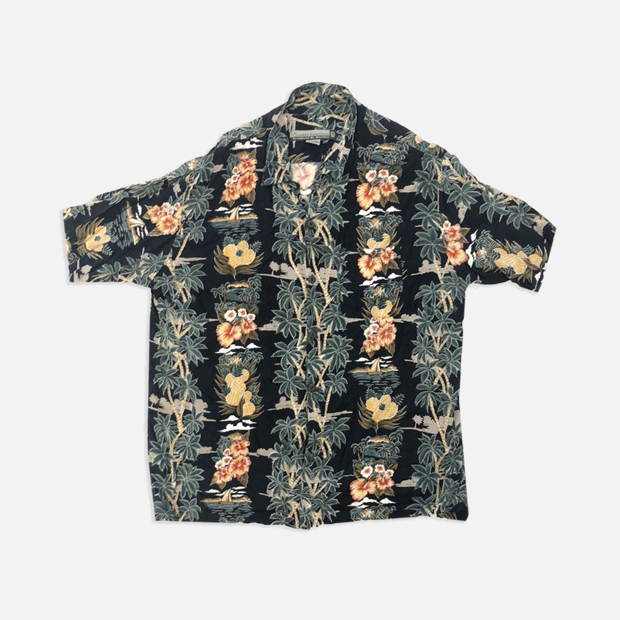 Vintage Pineapple Connection Button Up