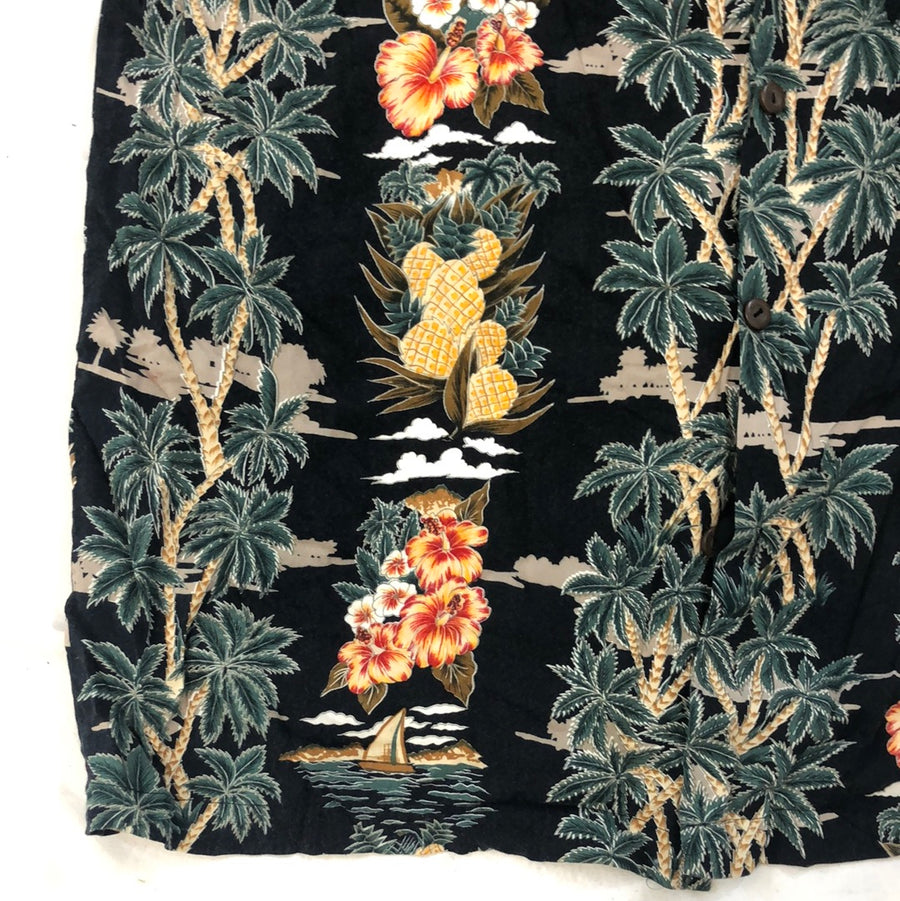 Vintage Pineapple Connection Button Up
