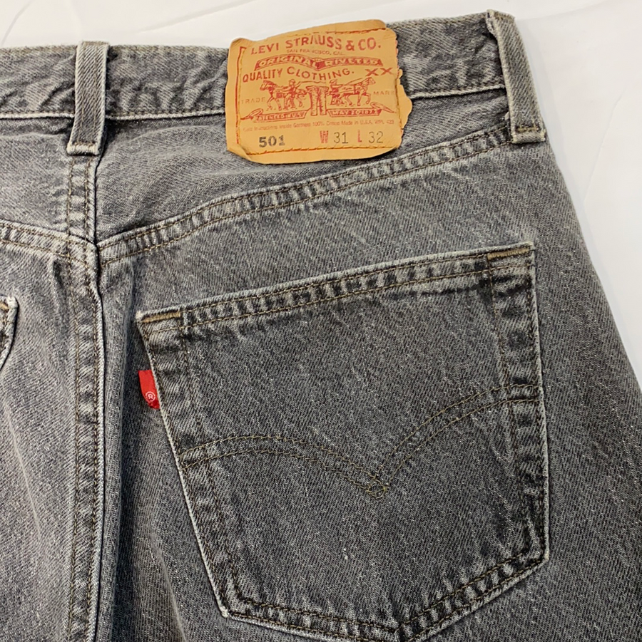 Vintage Levi’s 1980s Light Grey Red Tab Denim Jeans - W31 - The Era NYC